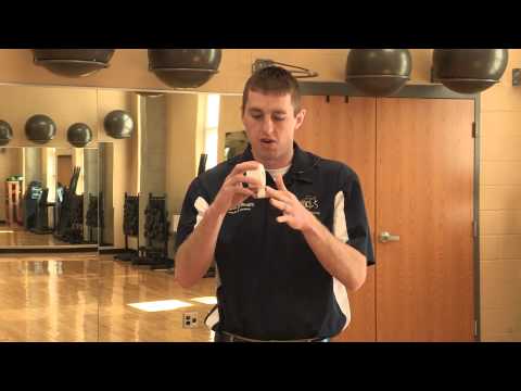 how to treat jammed finger