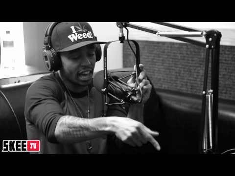 cory gunz - Cory Gunz of YMCMB spits a live version of