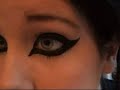 Me putting on my makeup (gothic makeup) Me putting on my makeup (gothic makeup)