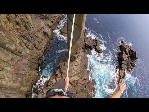Slackline the Moai Tower