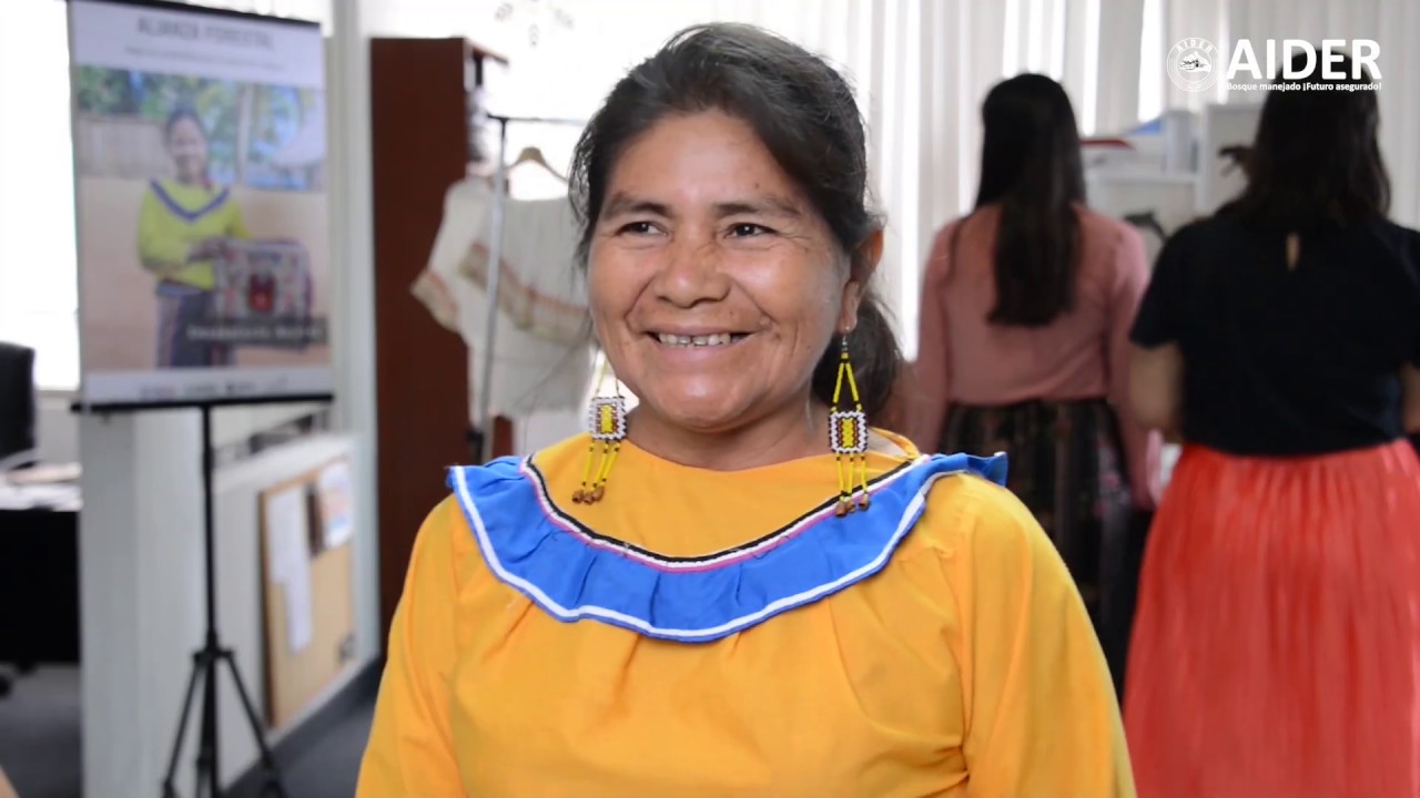 Lanzamiento de la primera creación de productos hechos por mujeres indígenas