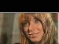 laetitia je ne savais pas 
que tu etais tout pour moi 
un oiseau chantait tout pri�s de moi 
mais je ne l'entendais pas 
et tu vivais innocente, ephemi�re 
tu habillais nos printemps de chimi�re 

laetitia je ne savais pas 
que la vie n'est rien sans toi 
l'oiseau fragile un jour s'est abattu 
la mort ne l'a pas rendu 
et tu reposes dans le bleu de la mer 
toi qui colorais de bleu nos chimi�res 

un oiseau chantait pri�s de moi 
jamais il ne reviendra 
laetitia, non je ne savais pas 
j'etais amoureux de toi!
------------------------------------
alain delon singing laetitia (la�titia - leticia)joanna shimkus. lino ventura. chant� par alain delon. france. francia. french. composer: fran�ois de roubaix. film: les aventuriers. los aventureros. tre avventurieri. the last adventure. 1967. design by dony argentina.
