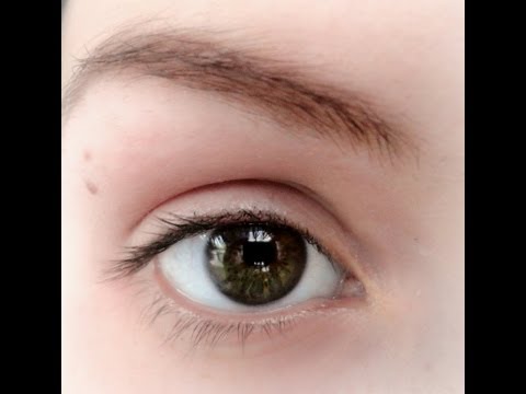 traitement poches yeux - PLEIN DE CONSEILS POUR VOS PROBLÈMES DE CERNES, POCHES ET YEUX FATIGUÉS!! :) je vous propose ma recette secrète naturelle pour de beaux yeux qui brillent! Au...