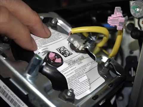 how to remove vs commodore steering wheel