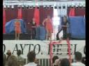 Los alumnos de la escuela merecumbe,de la mano de su profesor Carlos nos deleitan con una bonita exibicion de bailes latinos