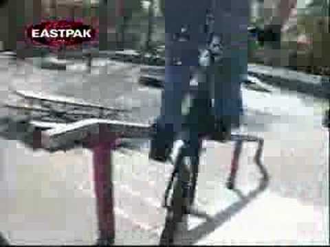 BMX BIKES TRICKS STUNTS CRASHES