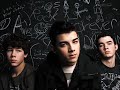 Hollywood-Jonas Brothers LYRICS