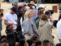 AnnaSophia Robb with Carrie Underwood filming the movie