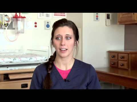 how to identify amniotic fluid leak