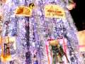 L'albero di Natale decorato con le action figure di Gundam
