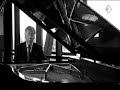 geoffrey douglas madge plays live at vpro's vrije geluiden at the muziekgebouw aan 't ij amsterdam, may 4th 2008. ferruccio busoni variations on a prelude by chopin: theme and variations nine + ten. 

for a better (color + sound) version of this video, please visit http://www.cameratabusoni.com

geoffrey douglas madge, piano

camerata busoni is the synthesis of attuned musicians from different generations and from from several countries. all its musicians have notable careers performing chamber music or/and are successful soloists. founded in 2006 they started from the outset with a regular formation to perform traditional chamber music; - piano quartet, piano trio and string trio - pianist geoffrey madge, violinist marco roosink, violist ferdinand erblich (p�rk�nyi quartet, former orlando quartet) and the austrian solo cellist katharina gross.

camerata busoni programs chamber music from bach to ravel. from solo works, piano trio's and quartets to the larger works like schubert's trout quintet, brahms' piano quintet and messiaen's 'quatuor pour la fin du temps'. if possible, camerata busoni combines in its concerts works for changing formations, e.g. quartet, trio, duo & solo. 

for the first season 2007-2008, camerata busoni was invited to play concerts a.o. in the concertgebouw amsterdam, musis sacrum arnhem, eindhoven, veere and for a series of concerts in den-bosch (de toonzaal).
in the 08-09 season they will again perform at the concertgebouw amsterdam and the schnittke chamber music days (in collaboration with a.o. mark lubotsky and the parkanyi kwartet) will be held on their initiative at four prominent chambermusic venues in the netherlands: amsterdam, utrecht, enschede and den bosch. see also: http://kamermuziekdagen.nl

more info at www.cameratabusoni.com