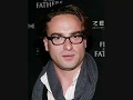 Leonard a.k.a Johnny Galecki is Hot Stuff
