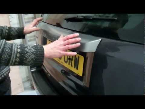 How to remove the rear handle on Land Rover Freelander 2 / LR2