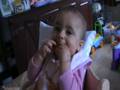videos de Angelina jede hleb / eet een bobo