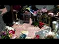 videos de Michael Jackson...Pop Icon's star up-close & personal. Scene less frenzied on Walk of Fame...