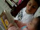 antonella y pia en plena lectura