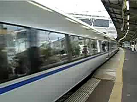 特急サンダーバード 新大阪駅発車 Limited express THUNDER BIRD