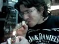 Lucio Paracino se prende un habano explosivo Lucio Paracino se prende un habano explosivo