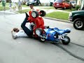 Frontale botsing minibike vs 4x4 Frontale botsing minibike vs 4x4