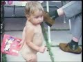 gammal svartvit film fr�n stockaryd med axel, maja sj�berg.p� den filmen med de riktigt gamla s� �r det carl som spelar dragspel och som firar sin 90 �rsdag.

filmen �r sannolikt tagen i huluboda eller ev  i landsbro.

 

min farmor emma hade f�ljande syskon:

 

august i bj�rneberg, hade bil tidigt, var gift med en barnmorska, snickeri i stockaryd.

carl som bodde i huluboda, son bl a george och ?

anna bodde i vetlanda moder till william clausons mor

elna bodde i landsbro och var styvmor till augusta sj�berg,stockaryd

karin, eksj�. betraktades som f�rn�m och var gift med en alltid luspank greve, farmor emma talade alltid raljerande om henne.