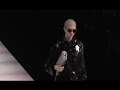 la sfilata di giorgio armani per milano moda donna.
tutto sul pr�t � porter autunno inverno 2007 2008 nel sito di donnamoderna.com http://www.donnamoderna.com/sfilate

giorgio armani runway show at milan fashion week (fall/winter 2007 ready-to-wear collection).
looking for runway photos and videos? go deeper at http://www.donnamoderna.com/sfilate

video credits: paolo pucci