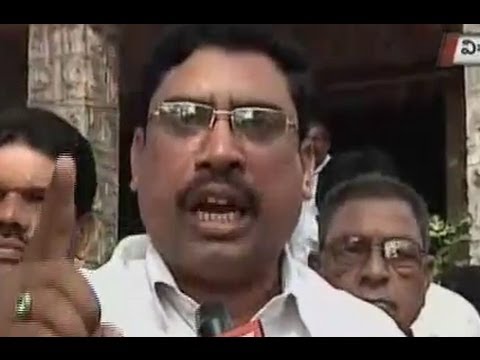 APNGOs Strike at Visakha Collectorate