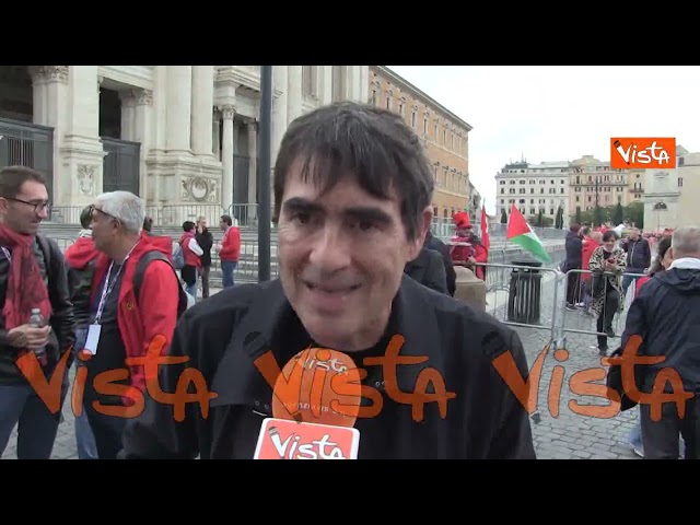 Fratoianni (Avs): "Siamo in piazza con le persone che portano avanti questo Paese"
