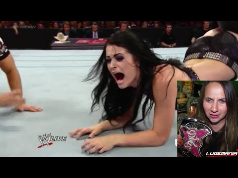 WWE Raw 7/21/14 AJ Paige vs Emma Natalya Live Commentary