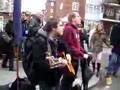 Cegos a cantar em Londres. Portobello