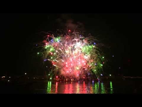 Goar - Das Ende der Rhein in Flammen - Saison 2013 fand wieder in St.Goar/St.Goarshausen statt. Kapitel: 00:56 Anfang 06:28 Burg Katz 15:17 Burg Rheinfels 22:29 Pon...