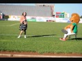 Dan�a do Le�o da Colina no intervalo da partida entre Uni�o x Esportivo