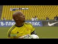 Valery Karpin tries to hold Roberto Carlos (Spartak - Anzhi)