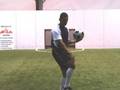 Cómo jugar fútbol (soccer) : Manejo de pelota con el muslo