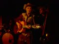 performance of sid and billy king in the cruise inn, 8th november 2008. at the moment of recording sid was 77 years old! 
sorry for the poor quality of the sound...