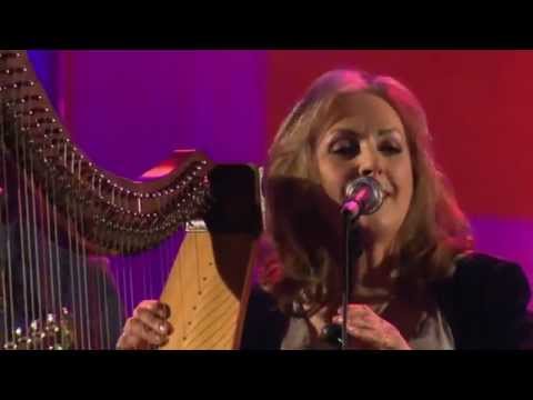 Tekst piosenki Clannad - Na Buachaillí Álainn po polsku
