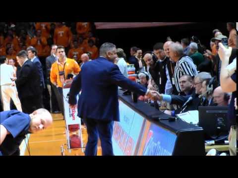 Bruce Pearl Gets Warm Reception From Tennessee Fans