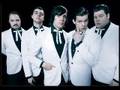 the hives - well alright! (the black and white album)
