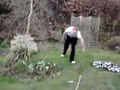 Alex Puddick (Rolf Harris), catching his dinner