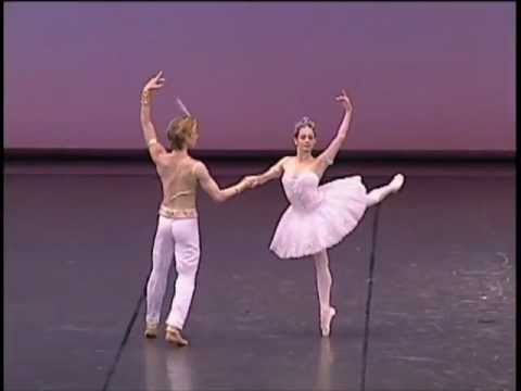 ダニール・シムキン 第12回世界バレエフェスティバルの模様をお届け