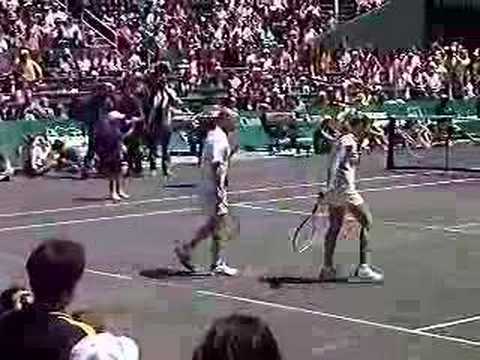 Andre Agassi injures Steffi Graf in Houston