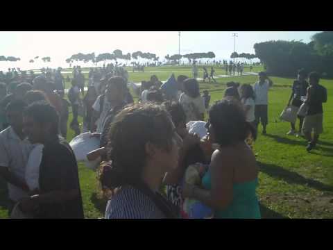 Estos fueron los mejores golpes de la guerra de almohadas en Miraflores
