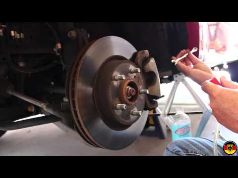 Suzuki Grand Vitara Front Brake Bleeding and Inspection
