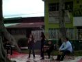 lauura cantando