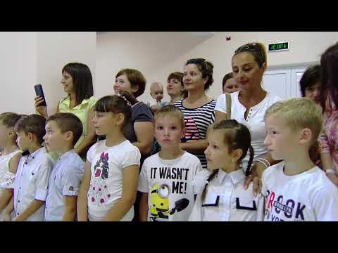 Игорь Додон раздал ранцы и школьные принадлежности почти 100 детям из Гагаузии, которые впервые пойдут в школу в этом году