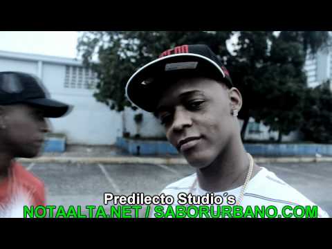 Secreto le muestra a  Videos