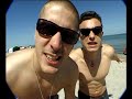 SDP- Schmelzt Die Polkappen.Jedenfalls könnte man die Initialen der Berliner Popband so interpretieren wenn man den neuesten Song des Duos hört. Warum soll man eigentlich auch die ganze Zeit jammern und Al Gore zustimmen? Freut Euch über die globale Erwärmung und nutzt die neu entstandene Klimazone samt Schmelzwasser der Pole zum Wasserskifahren. Endlich Ironie die Spaß macht und dafür sorgt, dass man beim Nachdenken über das Klima auch mal tanzend ins Schwitzen kommen kann. Pack die Badehose ein, schnapp dein kleines Schwesterleinund nichts wie ab zum Kudamm:Wir wollen Wa... Wa... Wasserschi Fahr..n!