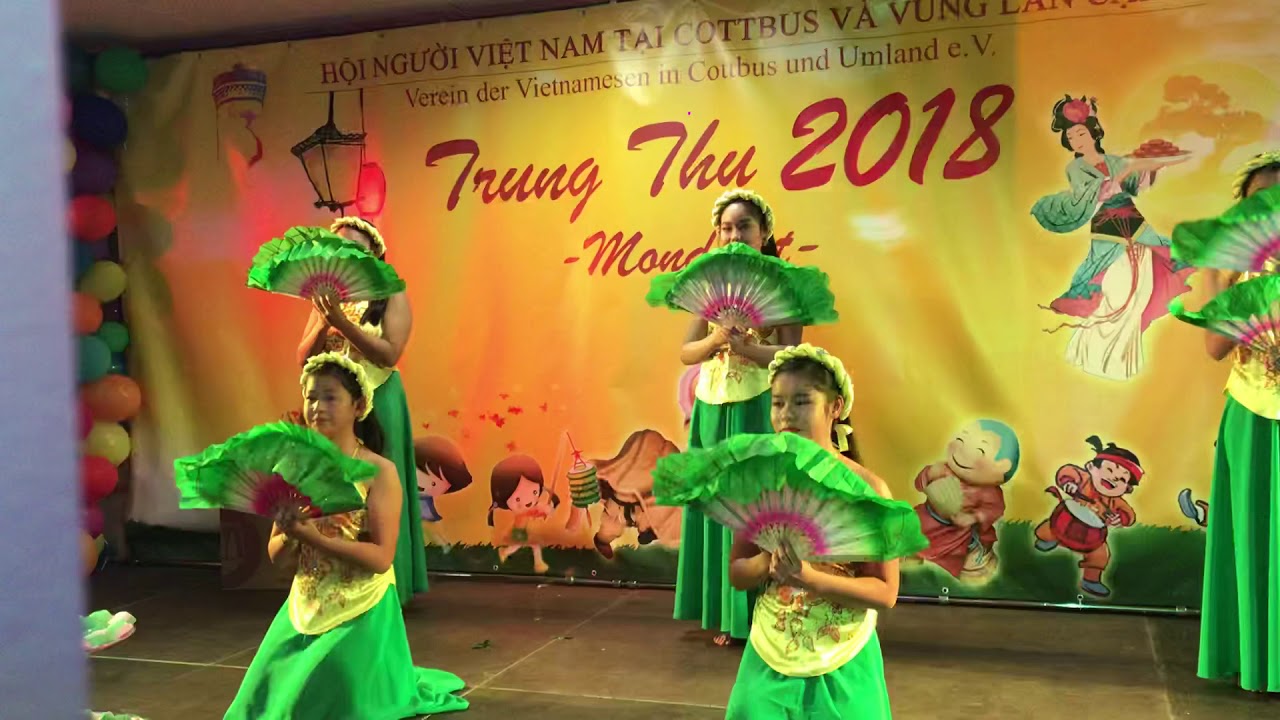 TIẾT MỤC MÚA QUẠT CỦA CÁC CHÁU COTTBUS