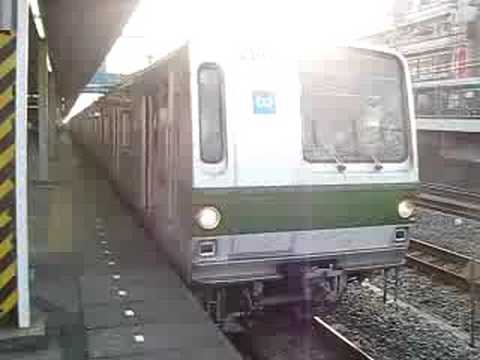常磐快速線北小金駅通過2