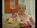 הראיון  מוצג למטרות חינוכיות בלבד.בימים אלה רואה אור ספר הבלוג הראשון בישראל, החונך בארץ ובעולם ז'אנר ספרותי חדש:הבלוג הדעתן הספרותי. עיתון אישי מקוון המתייחס למציאות החברתית והפוליטית ולעולם הספרות -- אך לשונו היא לשון רבת משמעויות ואיזכורים מעולם התרבות. כליה הם הסאטירה, ההומור המשל והפתגם.הופכת עולמות הוא ספרה השביעי של הסופרת קורינה, מחלוצות הבלוג הדעתן. הופכת עולמות מכיל רבע מתוך כשש מאות (600) רשומות שהתפרסמו בבלוג האישי של הסופרת באתר 'רשימות' -- בתשעה פרקים בנושאים שונים המציגים, באמירה מחוייכת וצולפת,  התייחסות למציאות הישראלית כאן ועכשיו. יש בו אפילו גילוי על פגישה מדהימה עם מר טלנסקי ואולמרט, במקום אפלולי בניו-יורק, אי אז בתחילת הרומן בין השניים.בנוסף לטקסטים של המחברת מובאות בספר תגובות הגולשים, היוצרות דיון מרתק.הספר מלווה בקריקטורות מקוריות של האמן יונתן אמיתי -- ישראלי החי בקנדה.