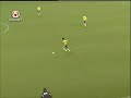 Jogador do Ajax vai devolver a bola ao time adversário e acaba fazendo um gol sem querer!Aí depois o Ajax deixa o adversário fazer um gol